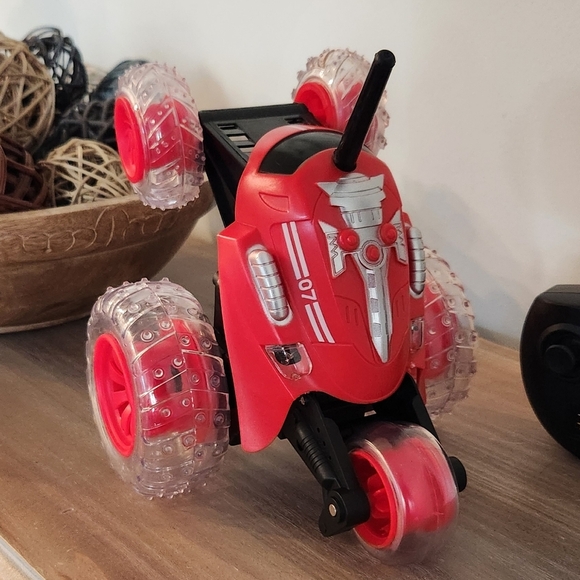 ๐๐ฅ Red Thunder Tumbler RC Stunt Car โ Pre-Owned, Fully Functional - perfect - Picture 12 of 15